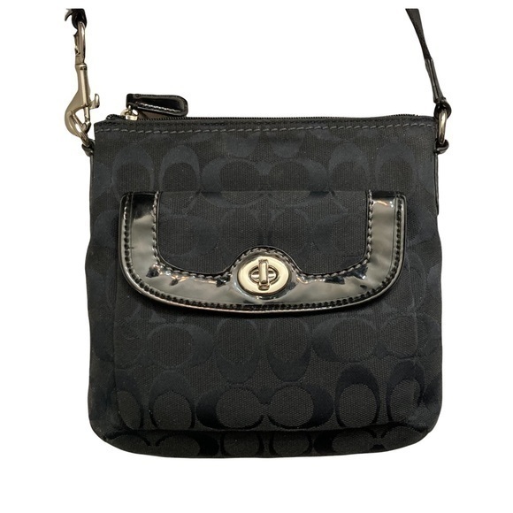 Coach Black Signature C Turnlock Crossbody Swingpack Bag